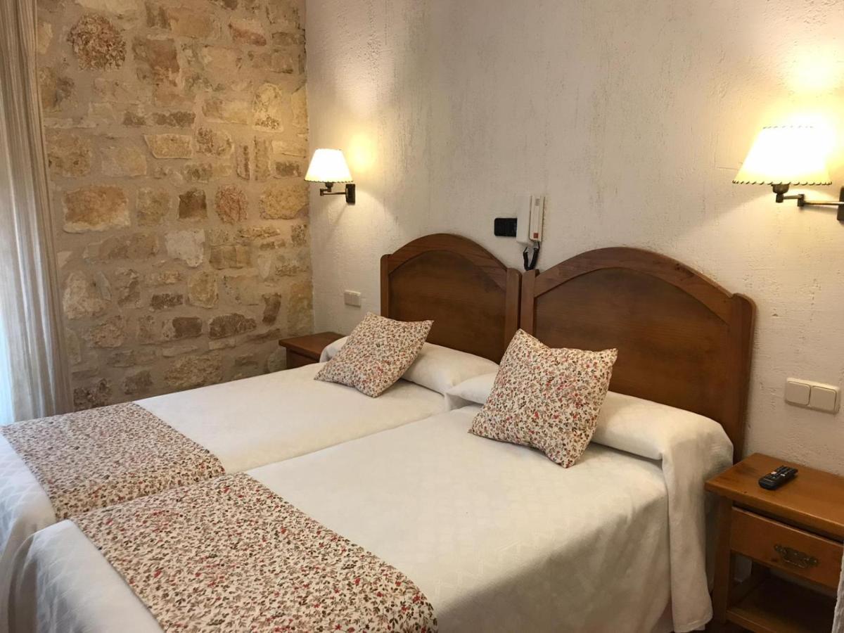 Hostal Decerca Prádena المظهر الخارجي الصورة