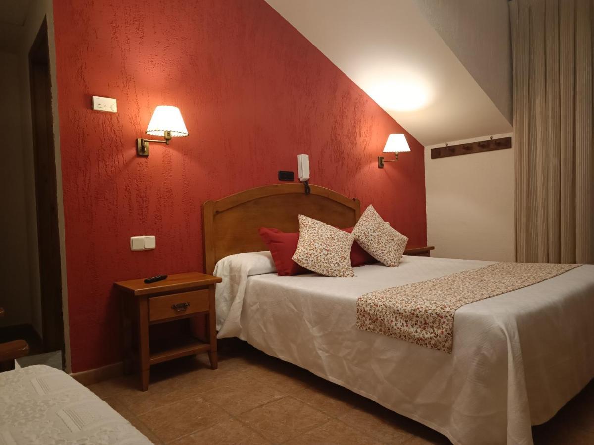 Hostal Decerca Prádena المظهر الخارجي الصورة